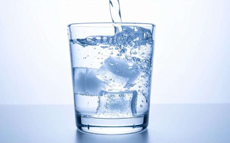 Beneficios de alcalinizar el agua